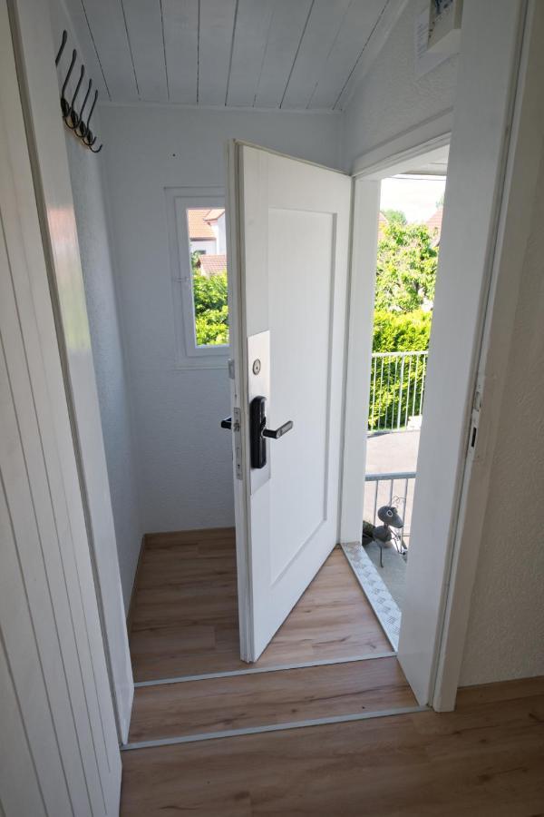 Lake Getaway Apartment With Private Entrance, Right On The Lake Constance Cycle Path, Barbecue Area, Free Wifi, Netflix And Free Bikes Salmsach Exterior foto